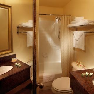 Best Western Danville Sycamore Inn | Danville, California | Bathroom with shower 