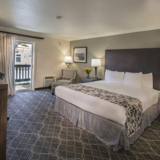 Best Western Danville Sycamore Inn | Danville, California | King bedroom with patio 